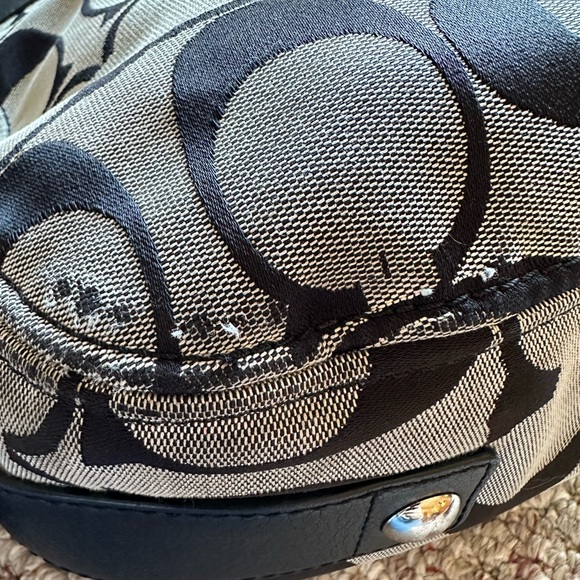 Coach Black Insignia Rare Hobo (early 2000's) - Picture 7 of 8